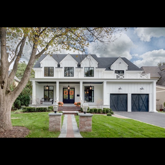 Meet your Posher, Lisa - Picture 1 of 1